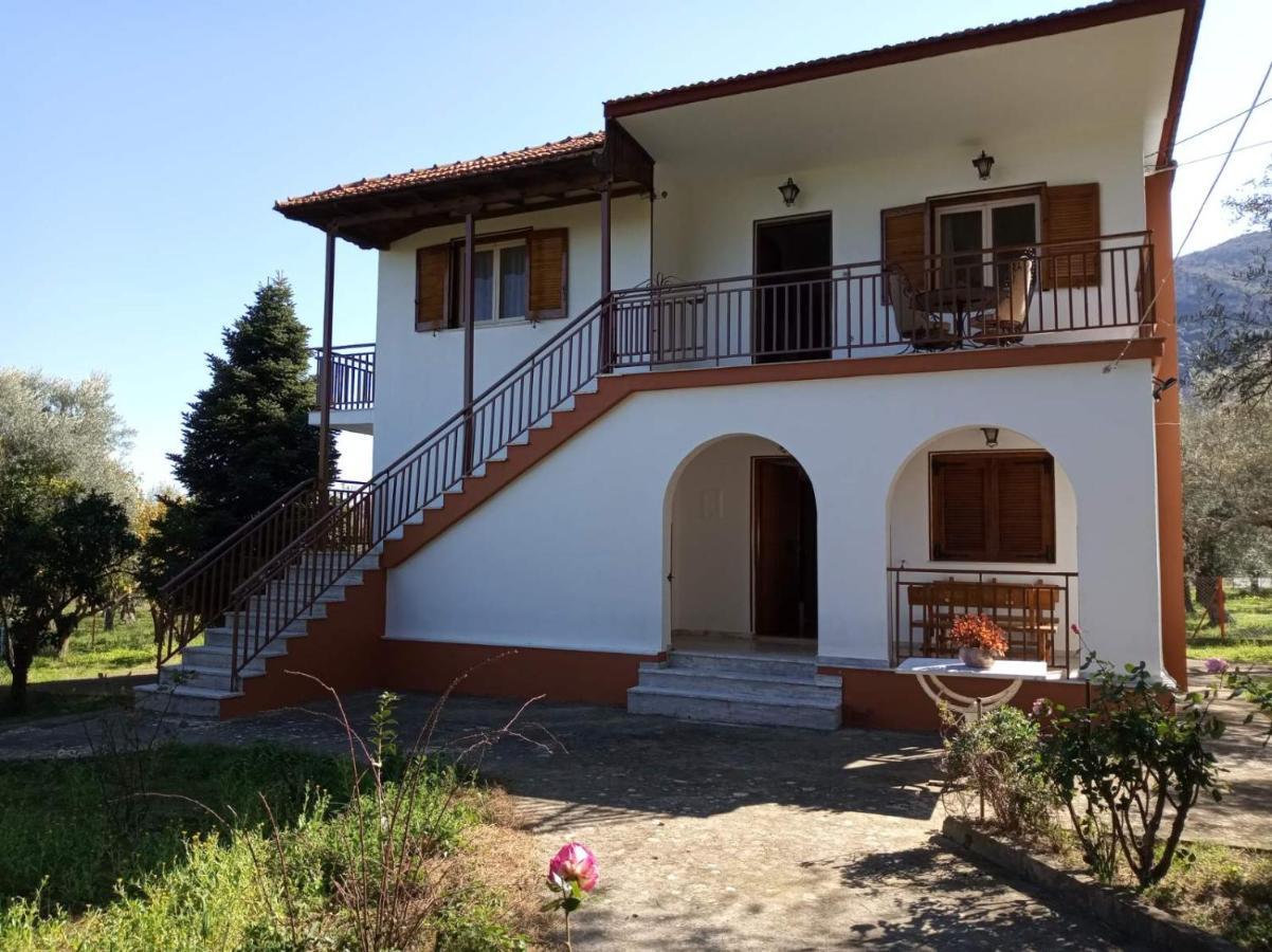 הוילה מישטראש Manousi 2 - First Floor מראה חיצוני תמונה