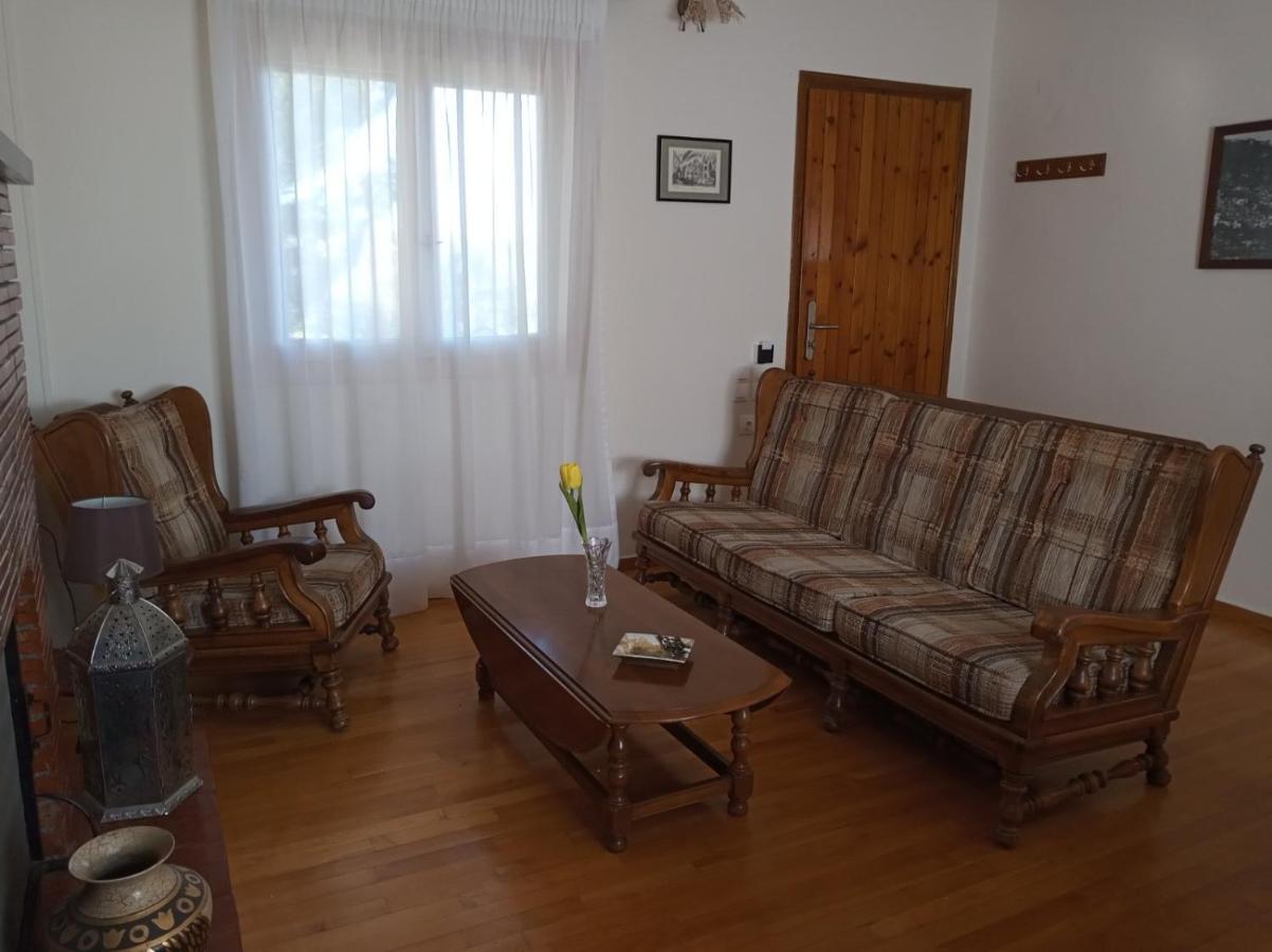 הוילה מישטראש Manousi 2 - First Floor מראה חיצוני תמונה