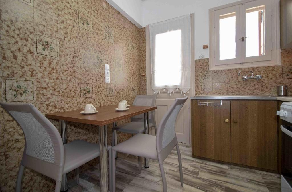הוילה מישטראש Manousi 2 - First Floor מראה חיצוני תמונה